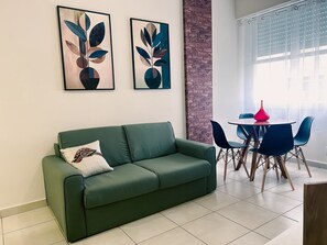 Apartment | Living area | 40-inch flat-screen TV with digital channels, TV - Rio Habitat Almirante (Rio de Janeiro)
