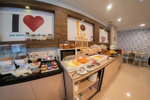 Free daily buffet breakfast