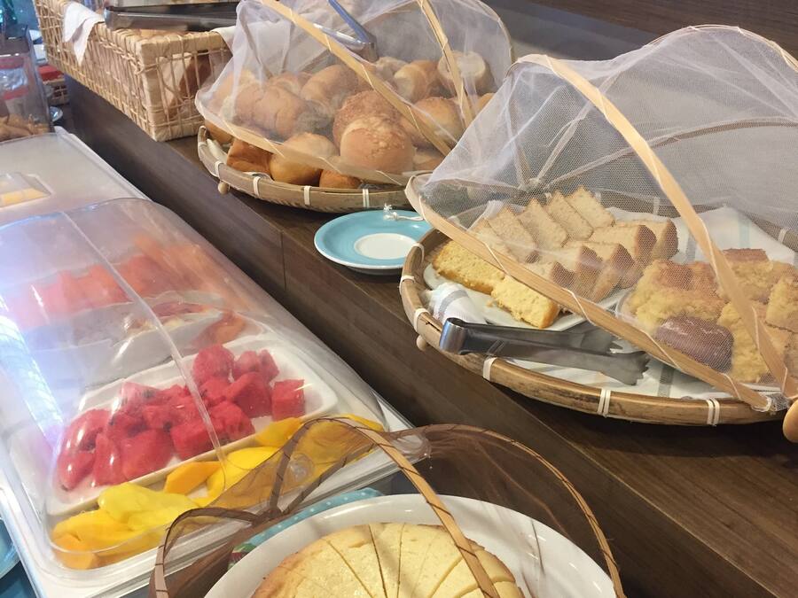 Free daily buffet breakfast