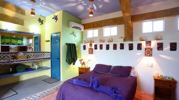 Caja de seguridad en la habitación y decoración personalizada