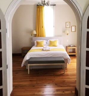 Suite | Frette Italian sheets, premium bedding, in-room safe - La Coupole (Quito)