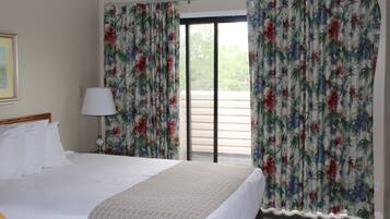 Loft, 2 Bedrooms | 2 bedrooms, individually decorated, bed sheets