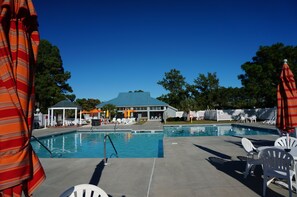 Indoor pool, outdoor pool - Windjammer Villas I (New Bern)