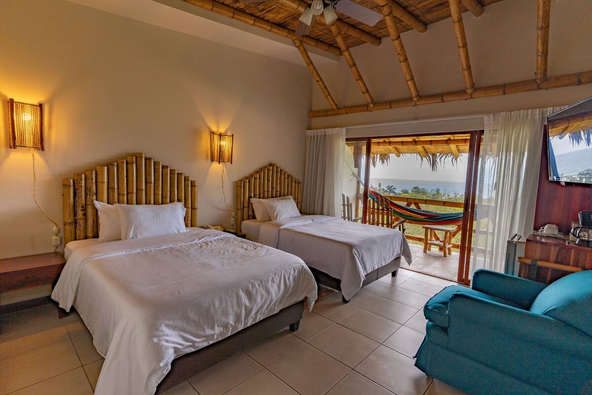 Deluxe Double Room with Balcony and Sea View