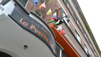 Mặt tiền nơi lưu trú