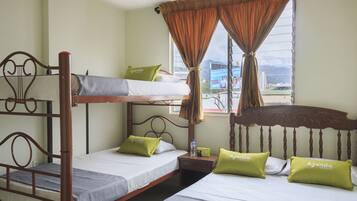 Phòng 4 Superior | Truy cập Internet không dây miễn phí, bộ trải giường