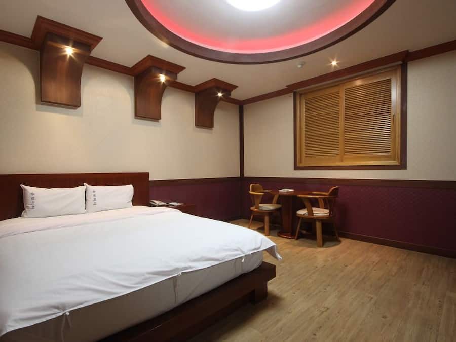 Habitación estándar | Wifi gratis y ropa de cama