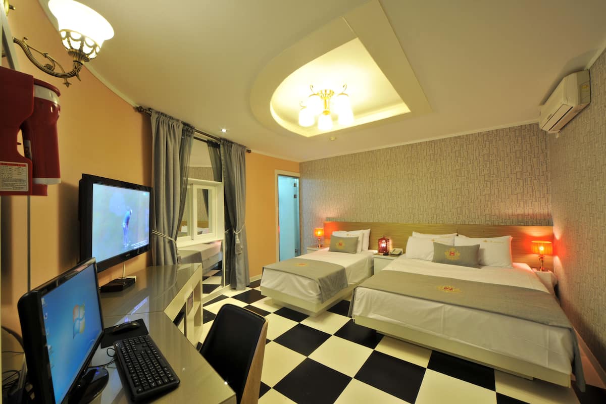 twin room (a) | blackout curtains, soundproofing, iron/ironing board, free wifi