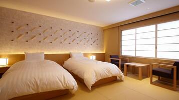 In-room safe, desk, free WiFi