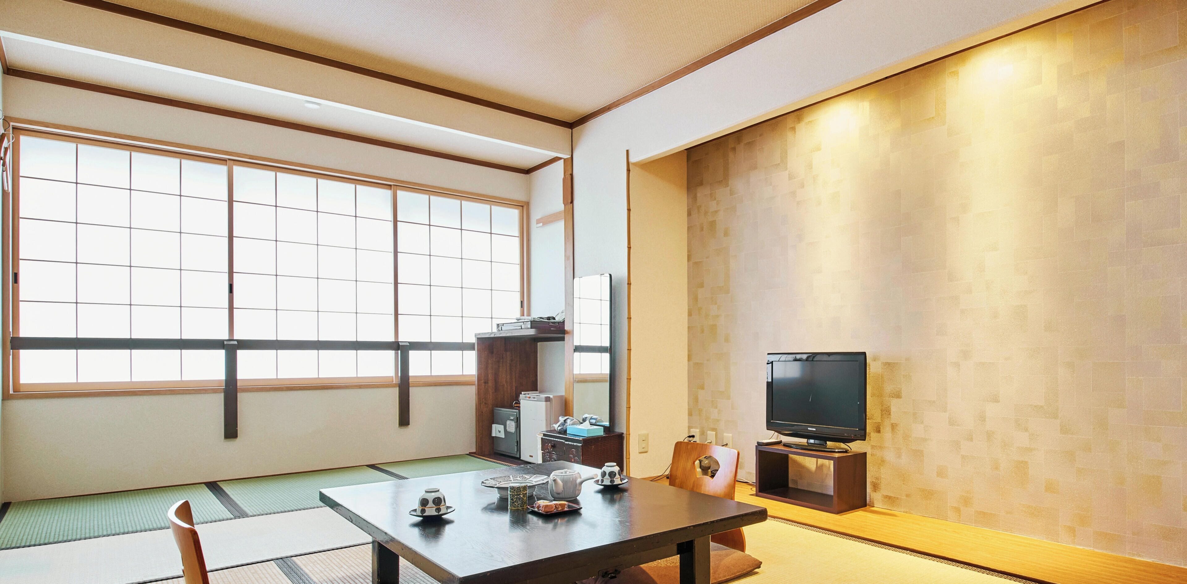 ห้องทราดิชันนัล, ปลอดบุหรี่, ห้องน้ำส่วนตัว (JapanStyle with Private Bathroom) | ตู้นิรภัยในห้องพัก, โต๊ะทำงาน, เตารีด/โต๊ะรีดผ้า, Wi-Fi ฟรี