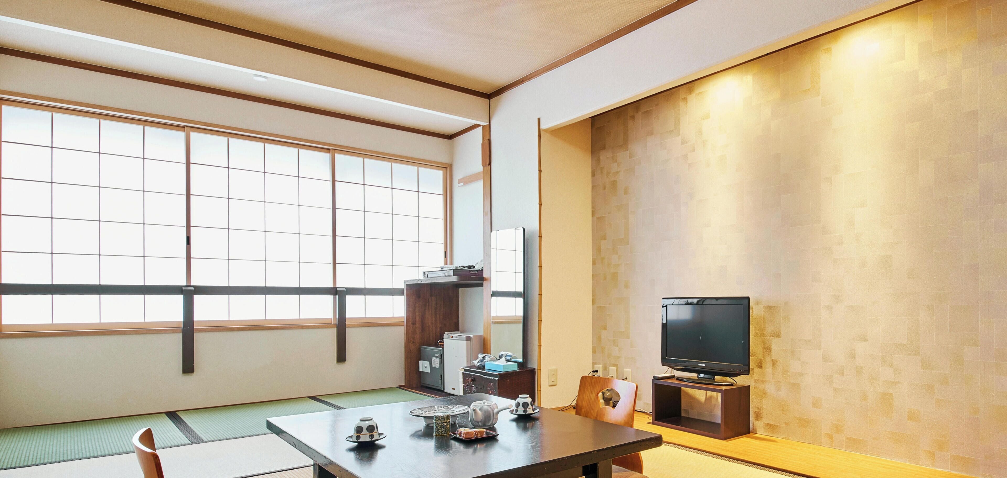 ห้องทราดิชันนัล | ตู้นิรภัยในห้องพัก, โต๊ะทำงาน, เตารีด/โต๊ะรีดผ้า, Wi-Fi ฟรี