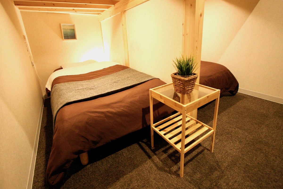 Chambre, 2 chambres (Private, 2 People) | Coffre-fort pour ordinateur portable, rideaux dâobscurcissement