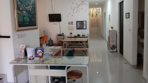 Reception - IKIRU to Live - Hostel (Surabaya)