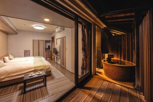 In-room safe, free WiFi, bed sheets