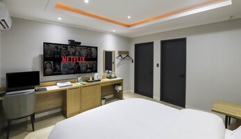 Quarto standard (Check-in at 7pm on Sat&Sun) | Roupas de cama premium, edredons de pluma