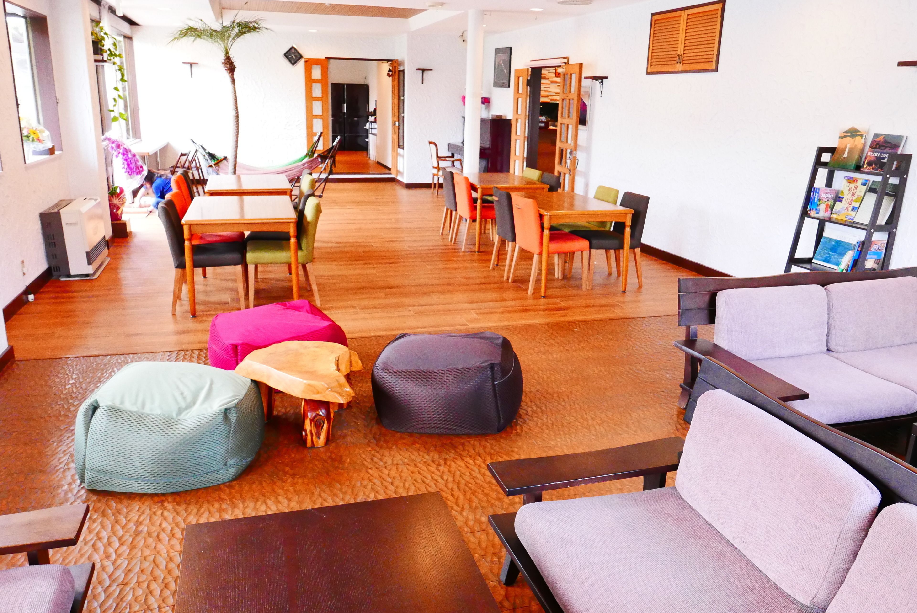 ロビーラウンジ