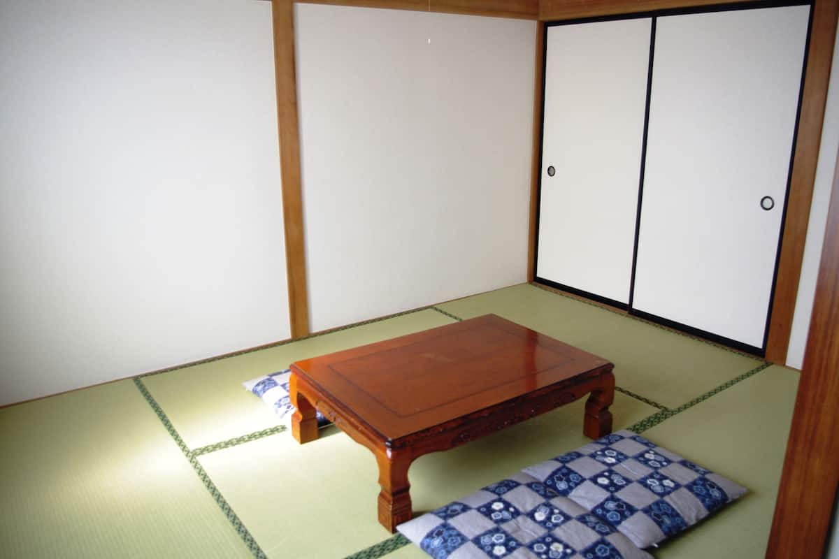 Down comforters, free WiFi, bed sheets