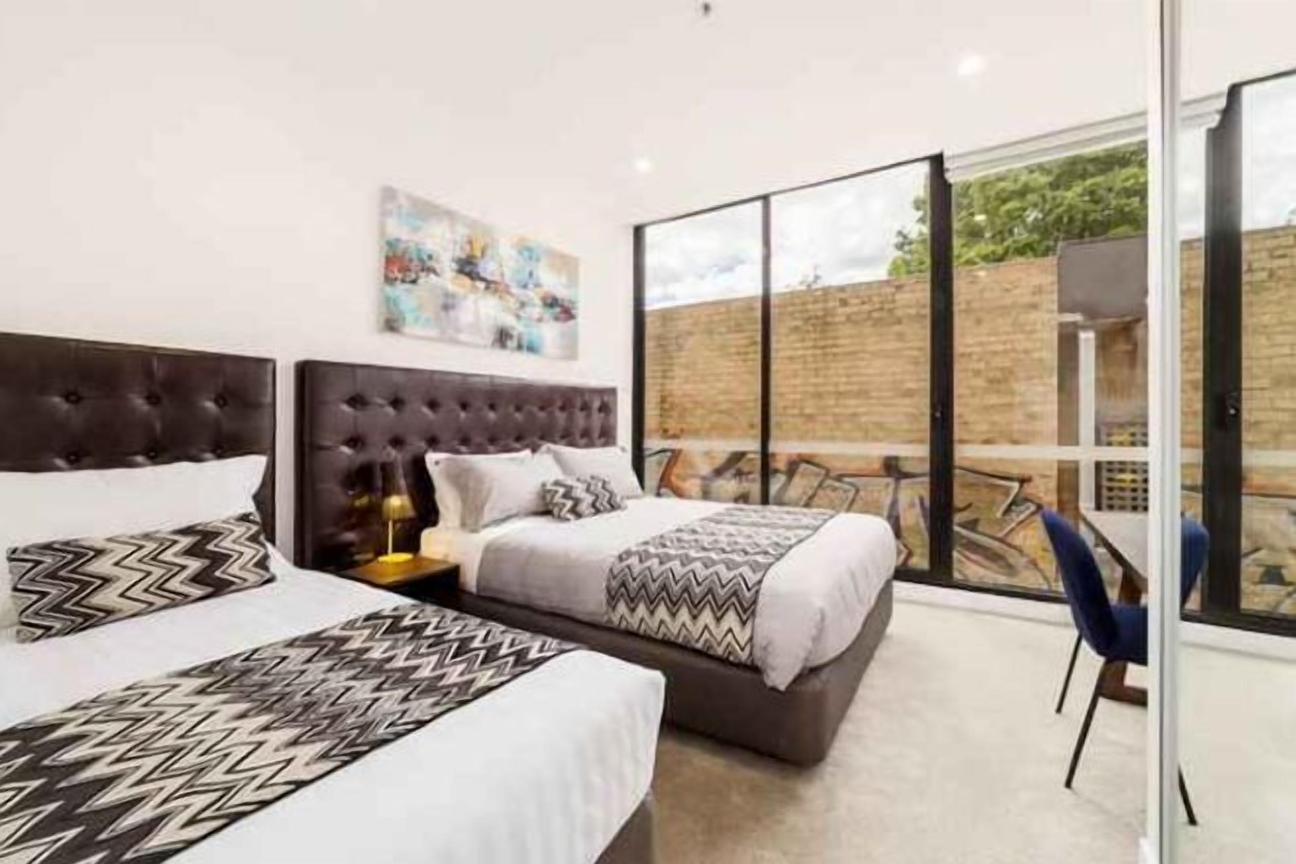 1 bedroom, premium bedding, desk, soundproofing