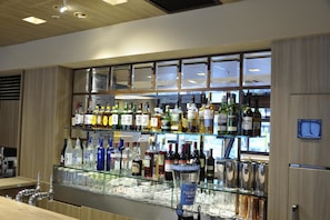 Snack bar - UNIZO INN Tokyo Hatchobori (Tokyo)