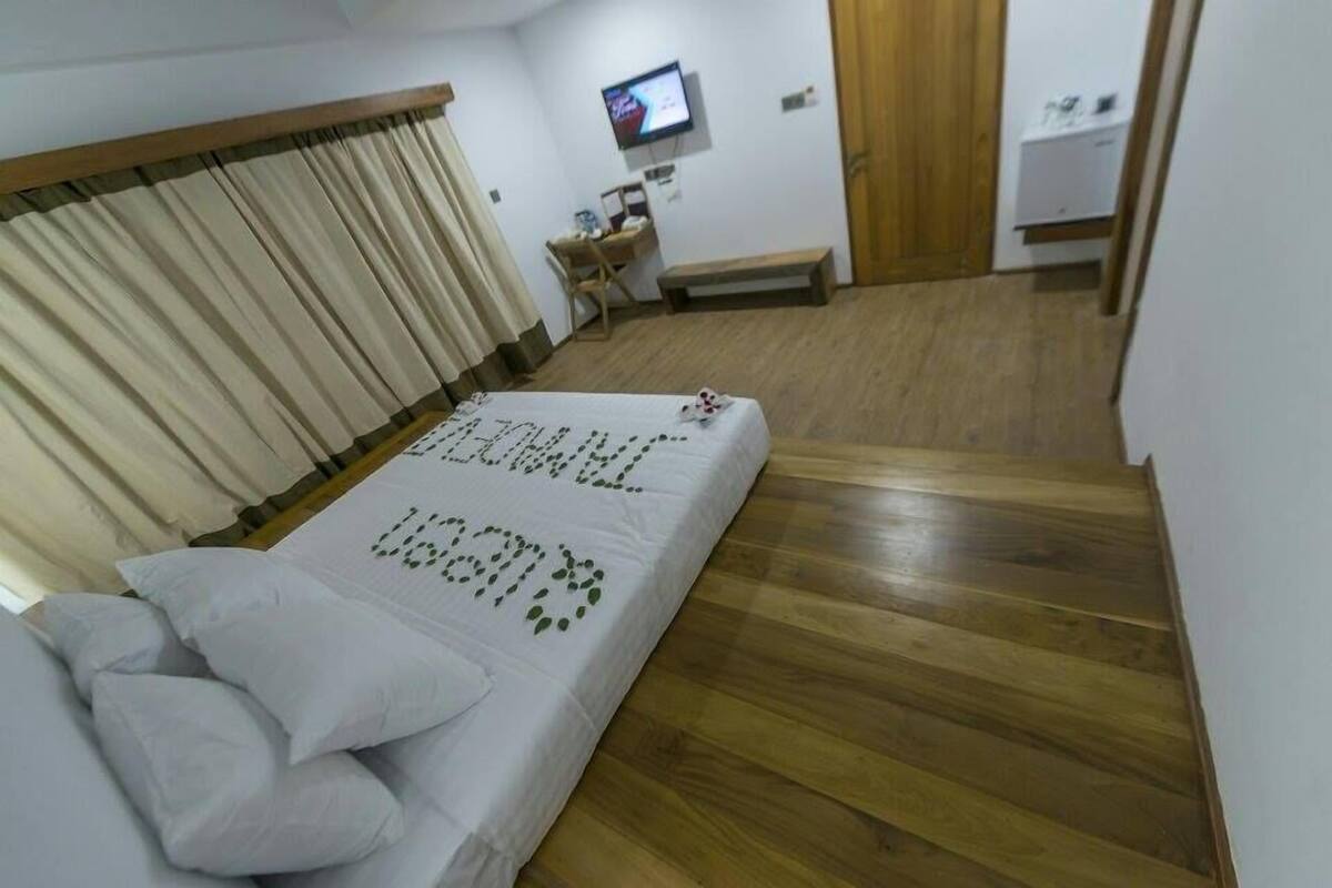Minibar, desk, free WiFi