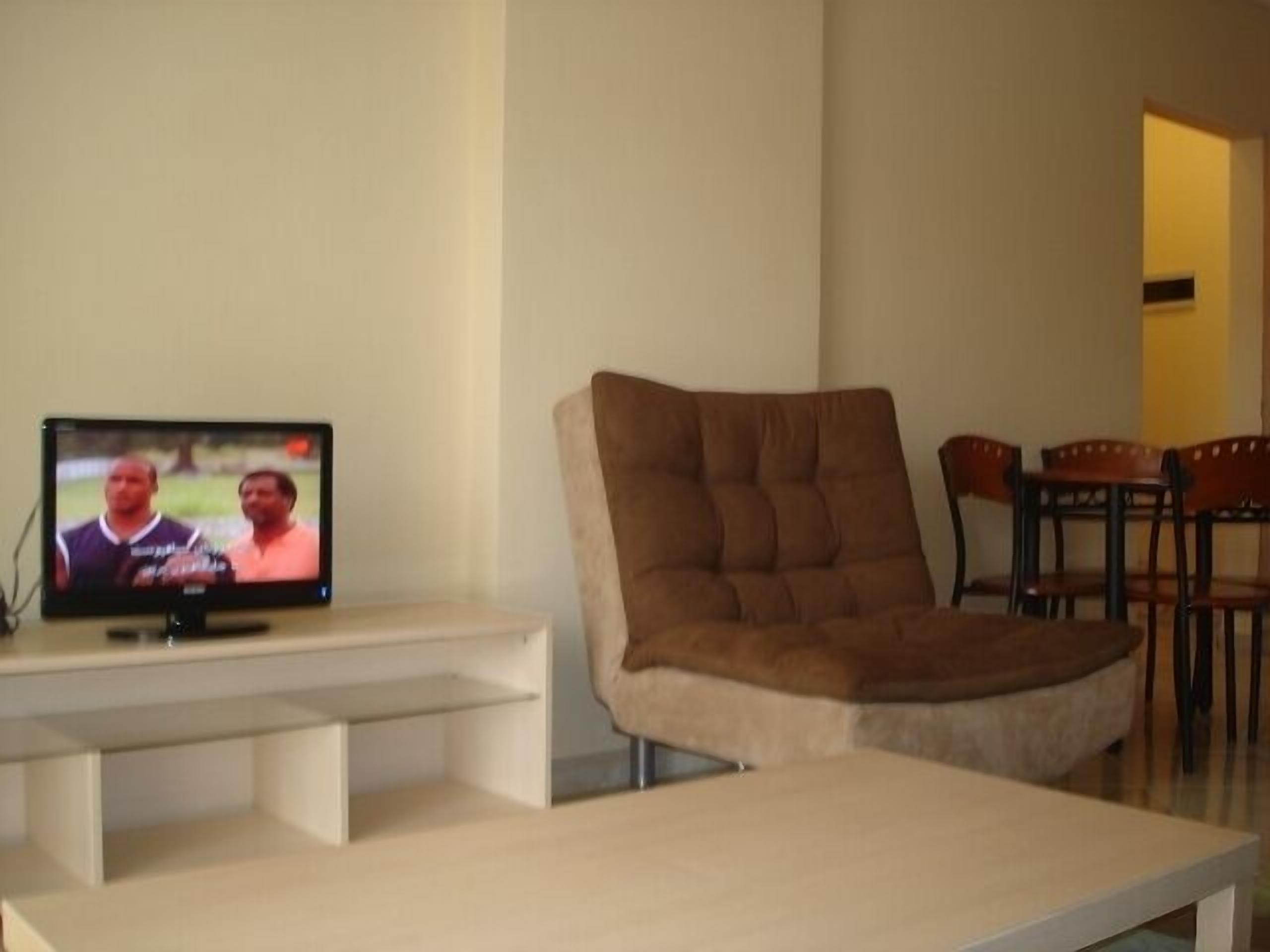 apartment, 1 bedroom | living area | flat-screen tv
