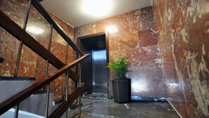 Unclassified image, 4 of 41, button - Hotel Margo Palace (Tbilisi)