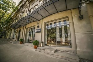 واجهة المنشأة