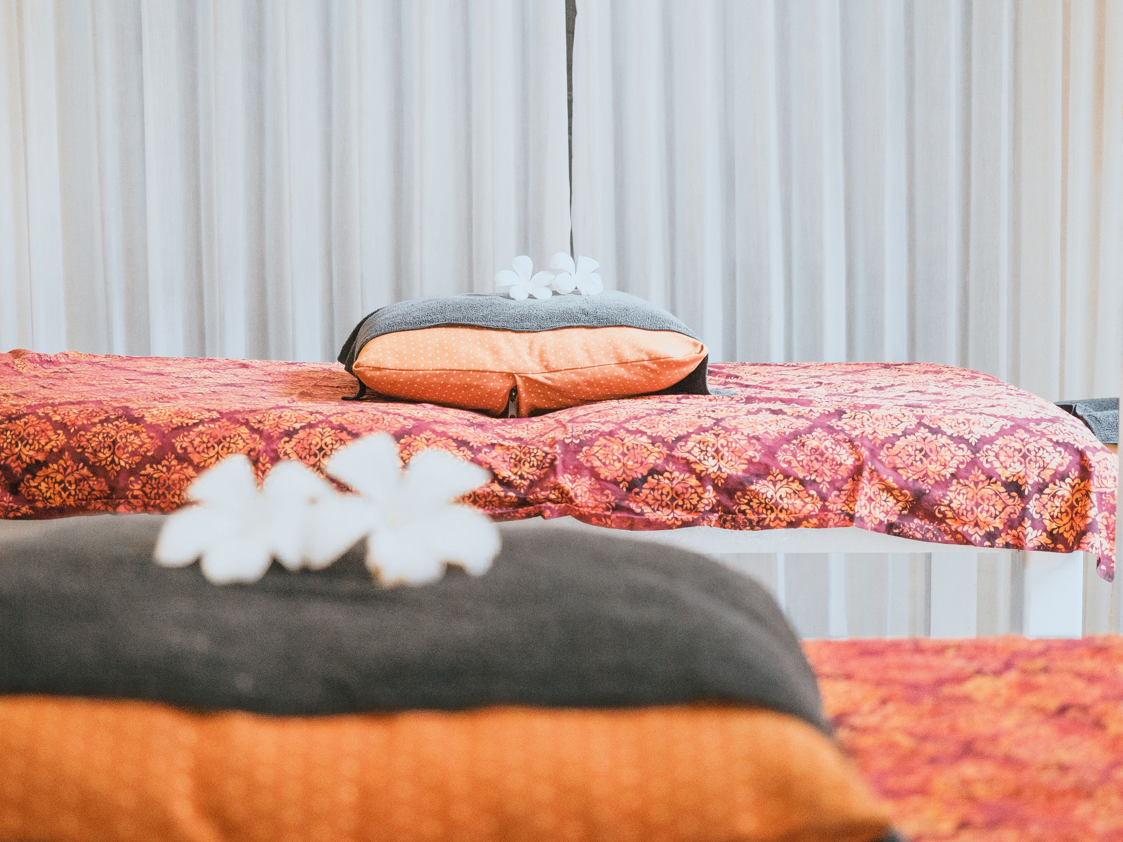 hot tub, hot springs/mineral springs, body treatments, aromatherapy