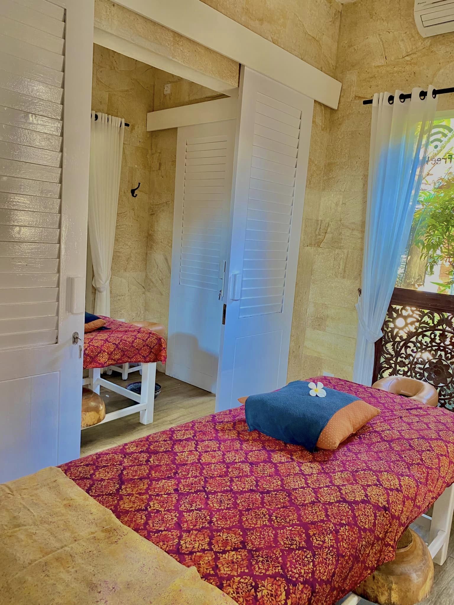 Hot tub, hot springs/mineral springs, body treatments, aromatherapy