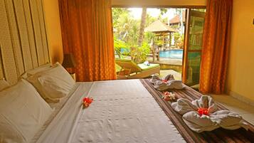 Minibar, coffres-forts dans les chambres, bureau