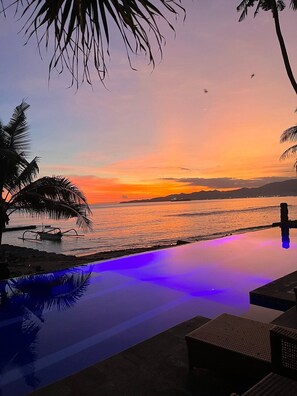 Outdoor pool, pool loungers