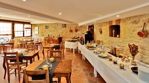 Daily buffet breakfast (EUR 13.50 per person)