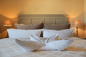 Deluxe appartement, 2 slaapkamers (Maisonette) | Hypoallergeen beddengoed, individueel gedecoreerd