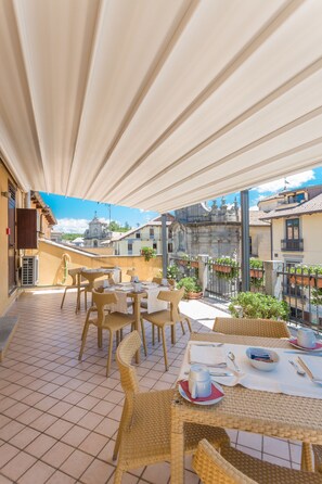 Terrace/patio - Hotel Conte Ruggero (Serra San Bruno)