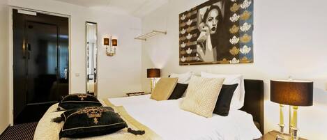 Cunas gratuitas, camas plegables/adicionales y wifi gratis