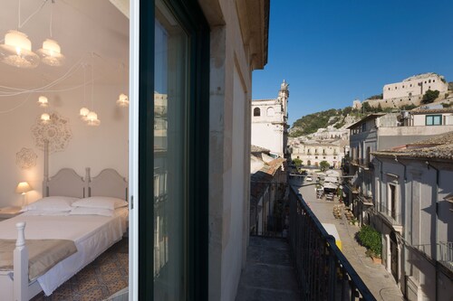 Palazzo Conti Camere & Suite