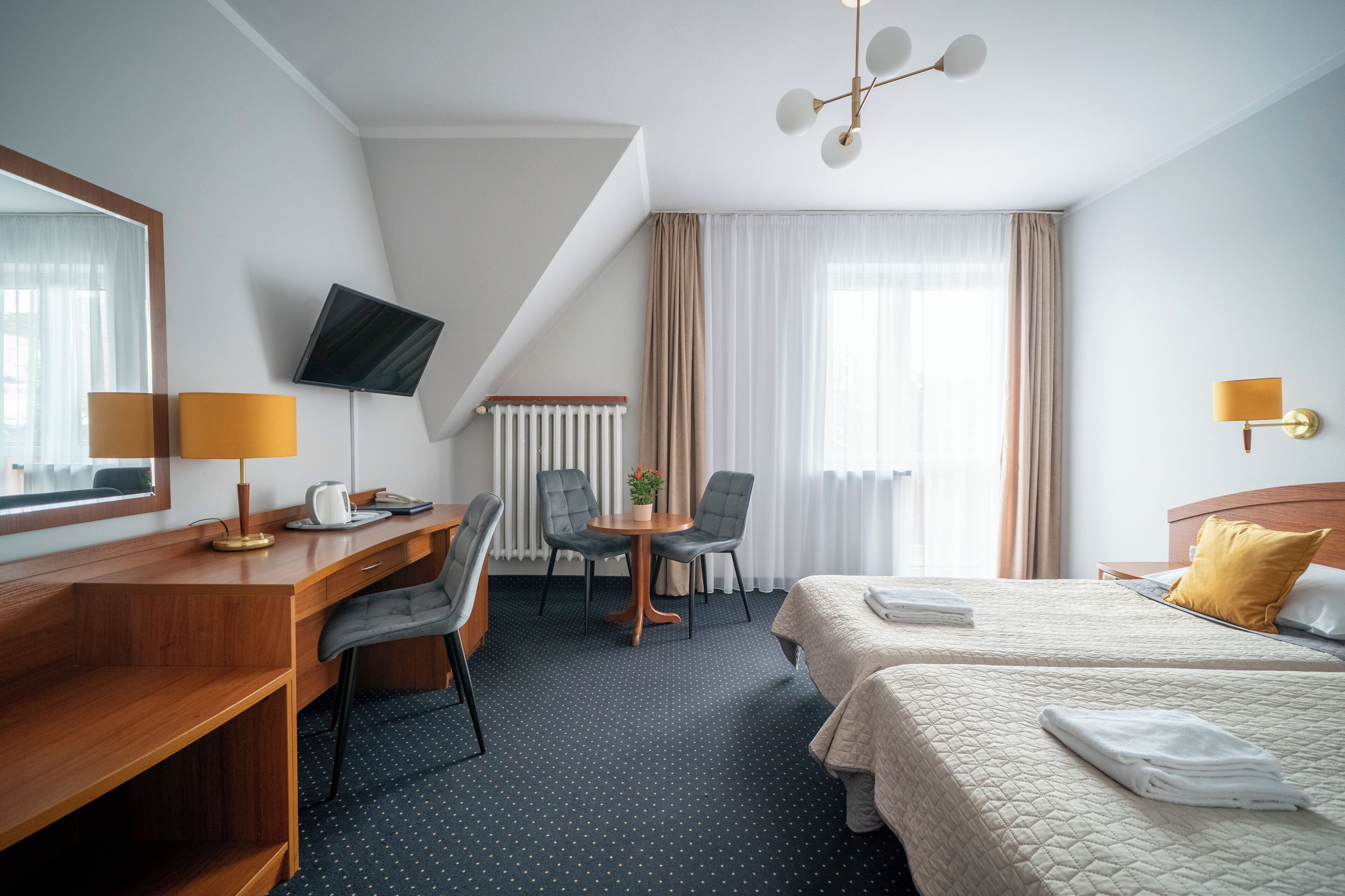 Twin Room | Desk, cots/infant beds, bed sheets