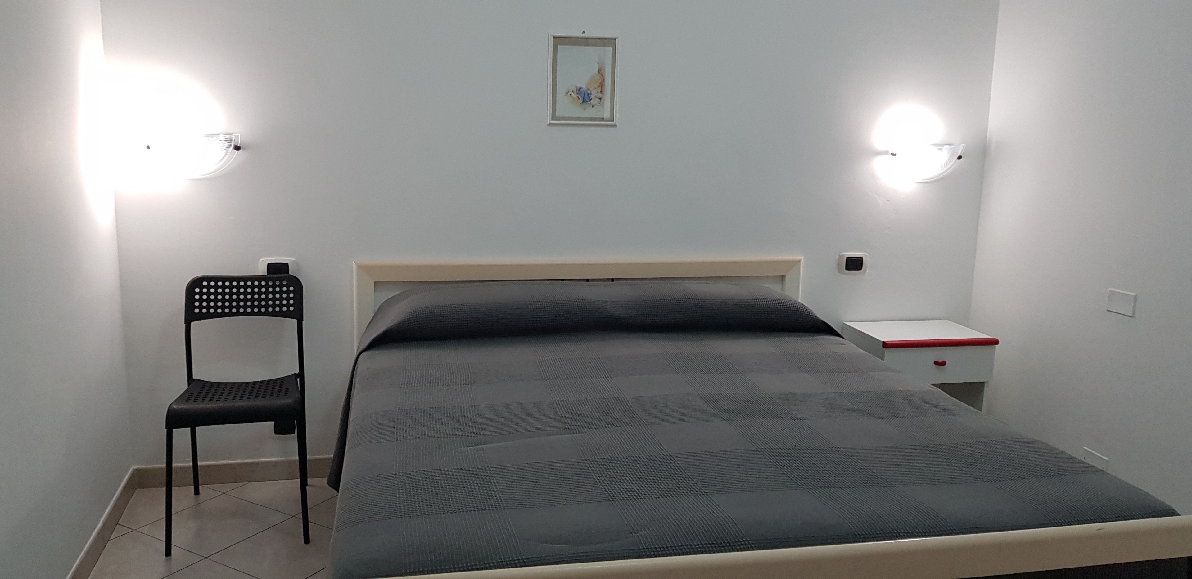 ห้องคลาสสิกดับเบิล, เตียงใหญ่ 1 เตียง | เตียงเมมโมรีโฟม, โต๊ะทำงาน, ผ้าม่านกันแสง, Wi-Fi ฟรี