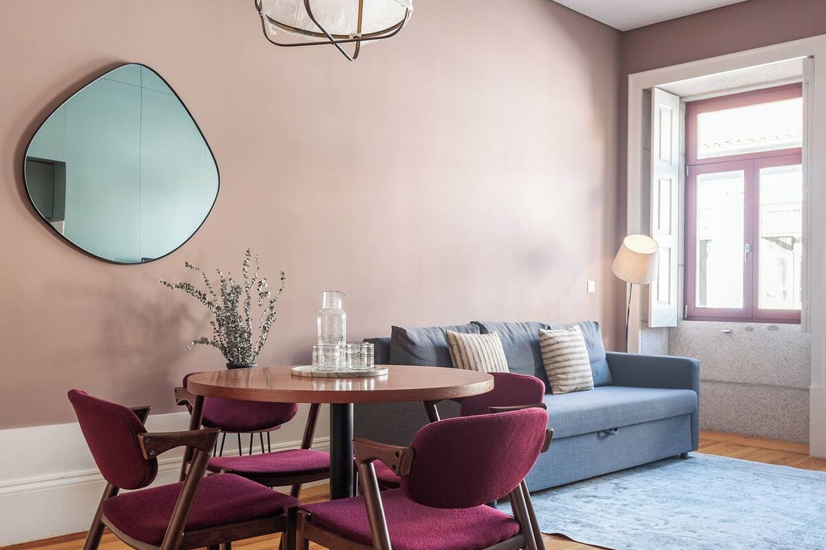 Deluxe Apartment, 1 Bedroom (Street View) | Living area | Flat-screen TV