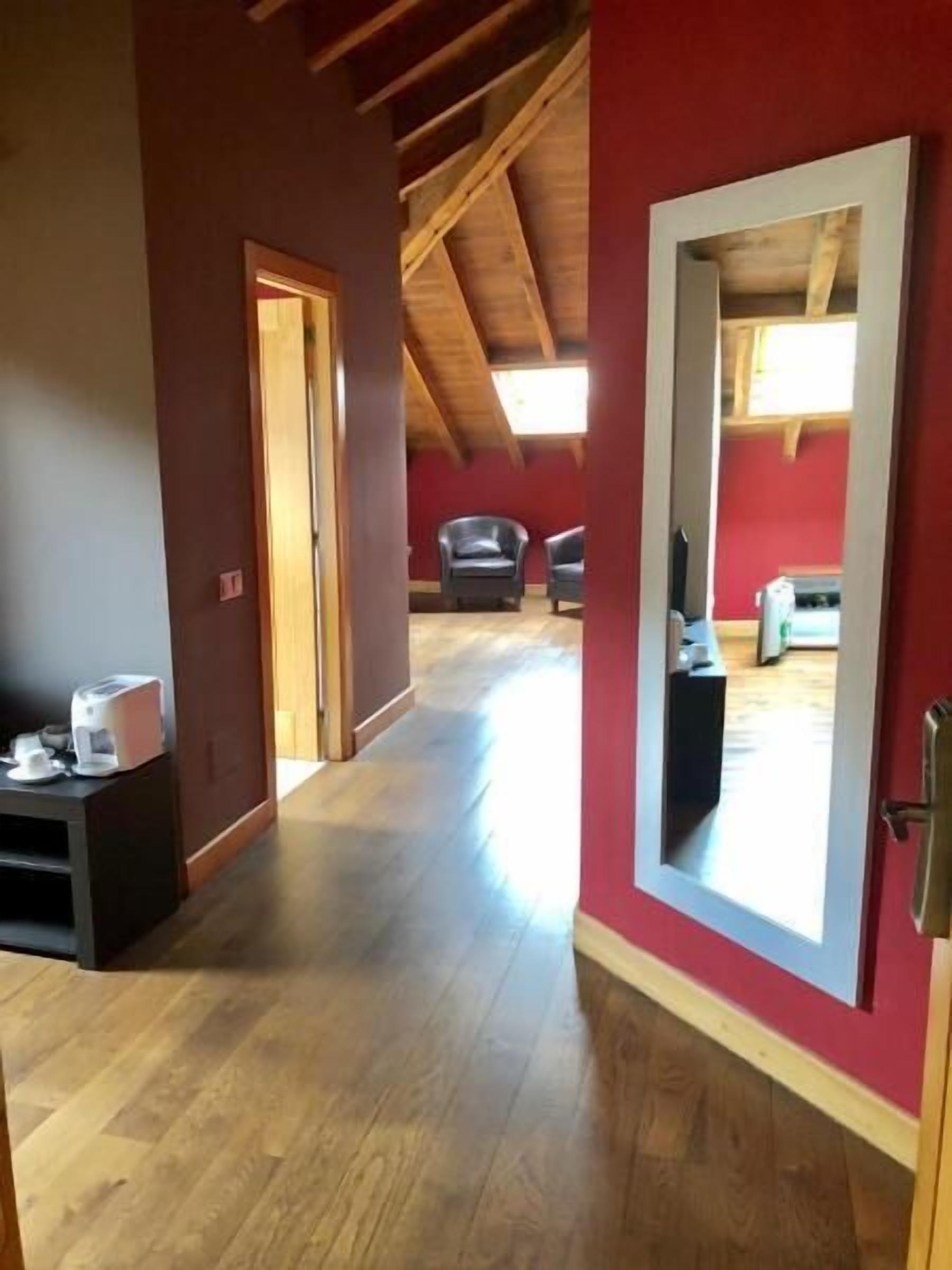 suite, private bathroom | 1 bedroom