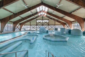 Indoor pool, outdoor pool - Small Auberge & Hot Spring Spa Sakuragaike Kuagarden (Nanto)