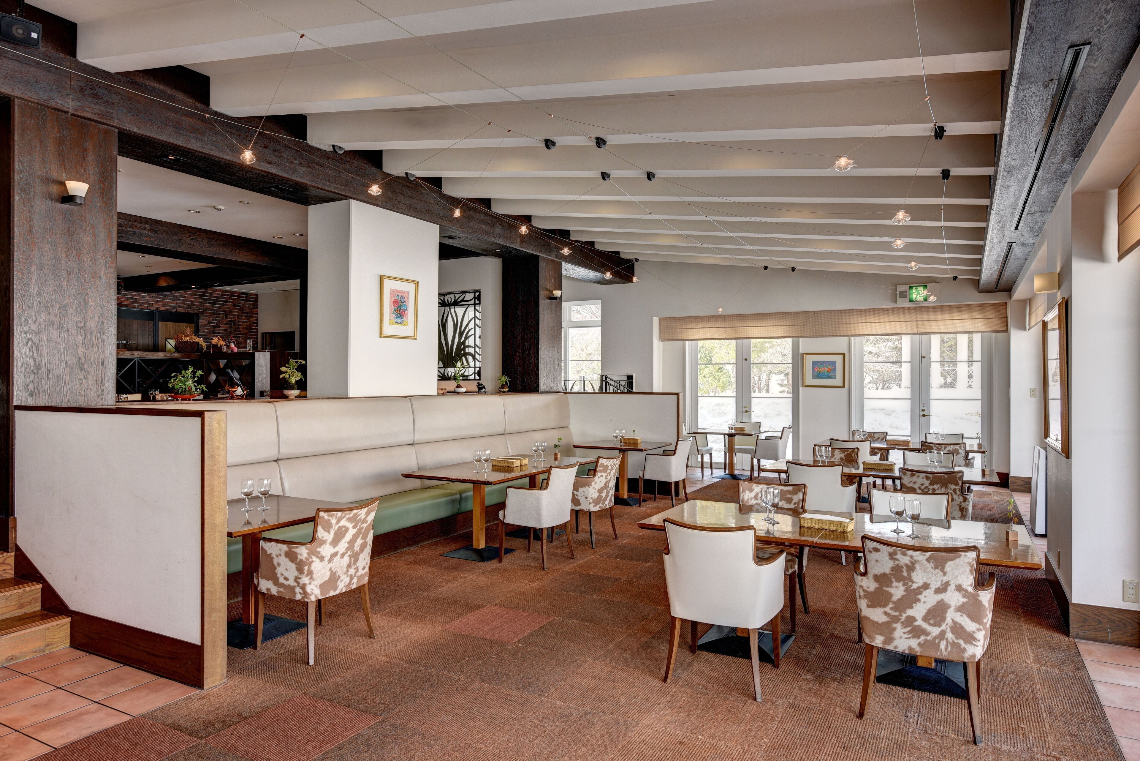 breakfast, lunch and dinner served