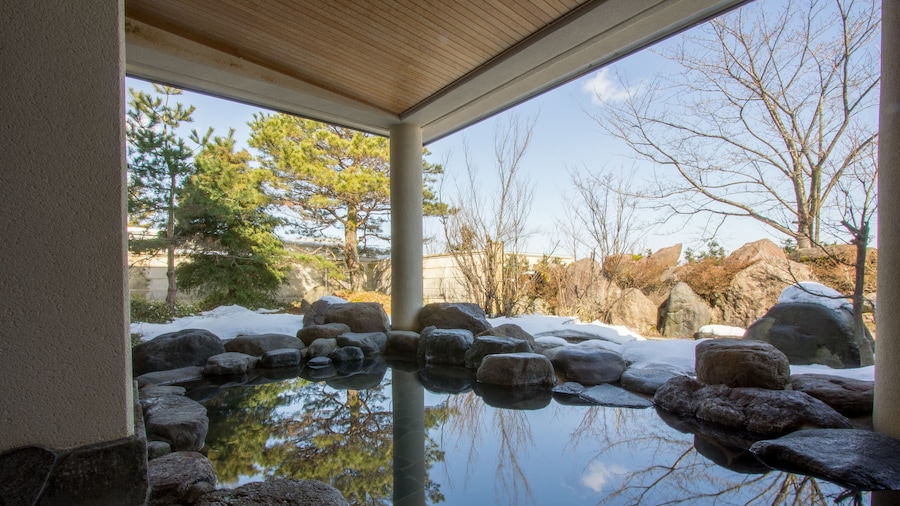 里山歐貝爾日 & 溫泉健康水療 櫻之池療養花園