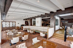 Se sirven desayunos, comidas y cenas 