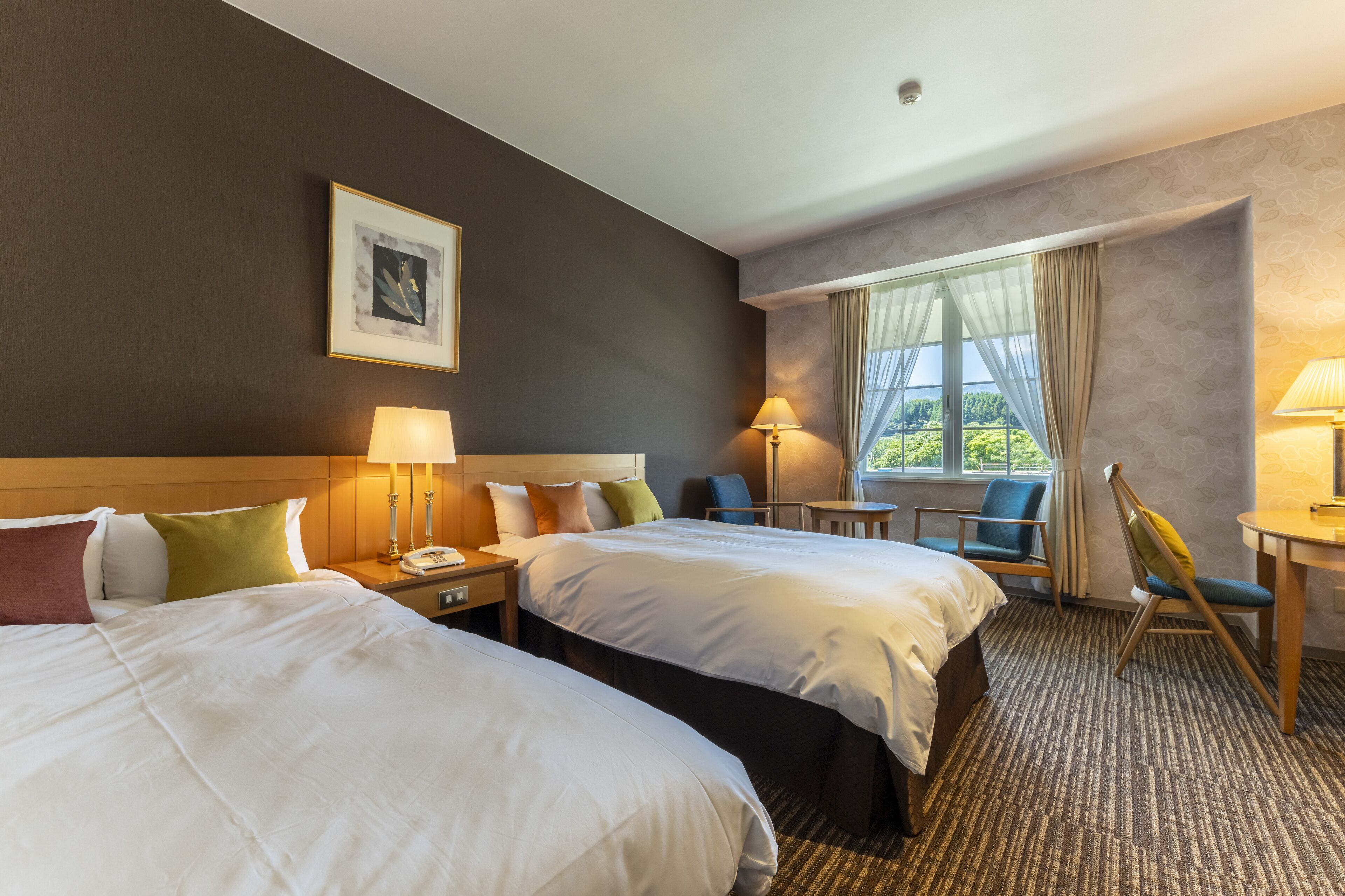 standard twin room | 1 bedroom, down duvets, minibar, desk