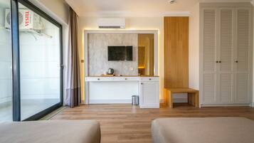 Twin Room, 2 Single Beds, Non Smoking, City View | Minibar, in-room safe, blackout curtains, soundproofing