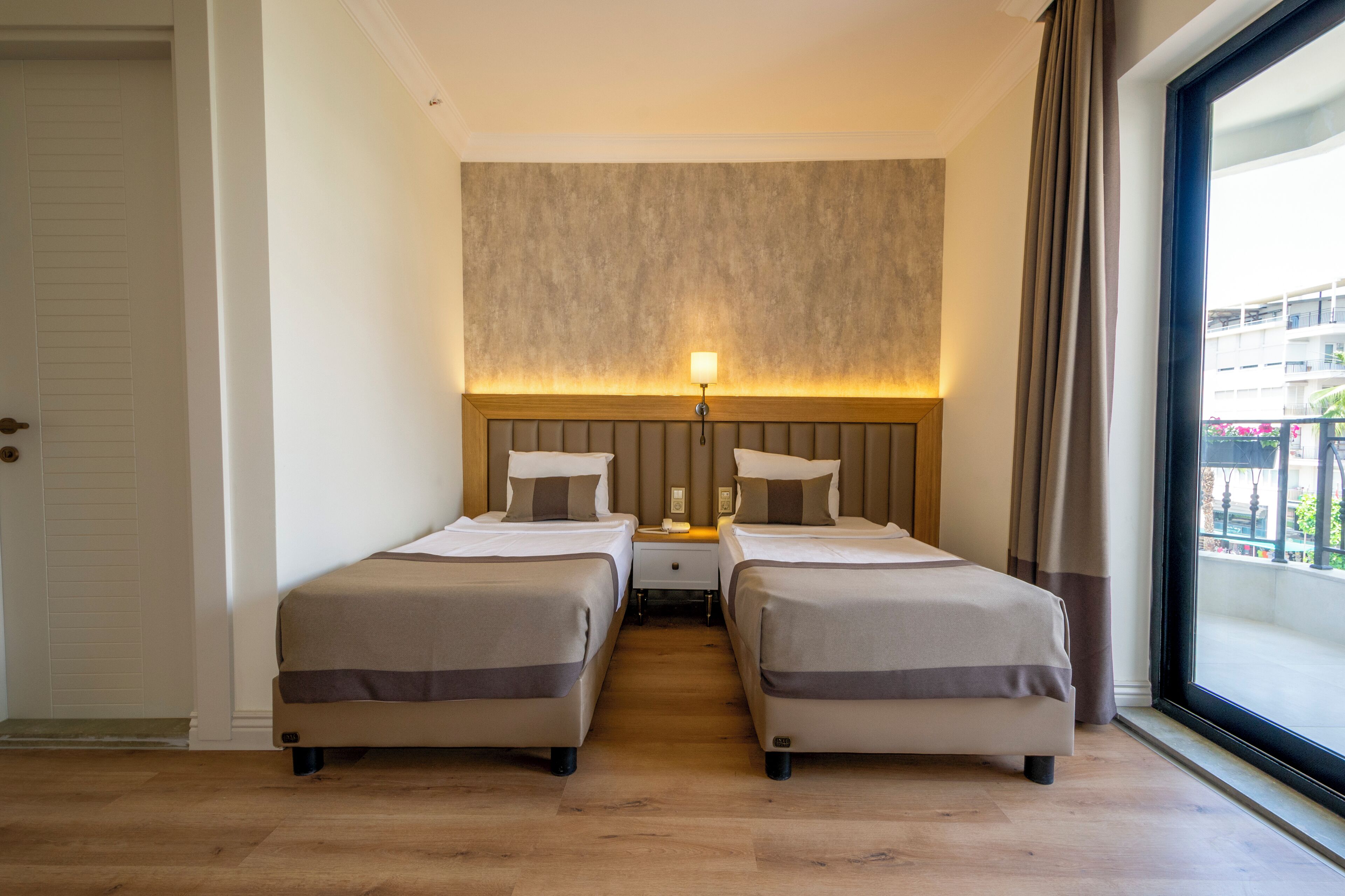 Een minibar, een kluis op de kamer, verduisterende gordijnen
