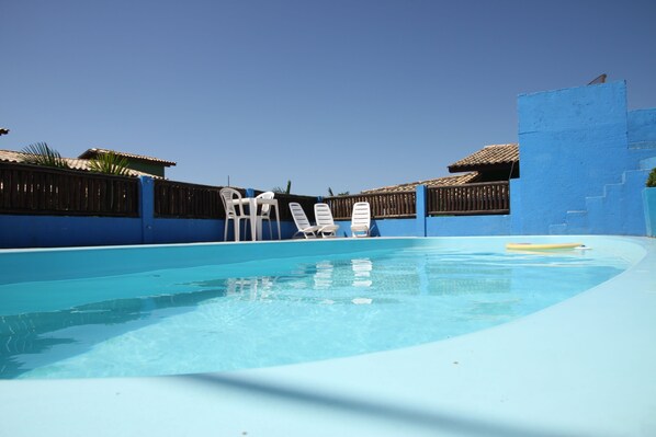 Hồ bơi ngoài trời