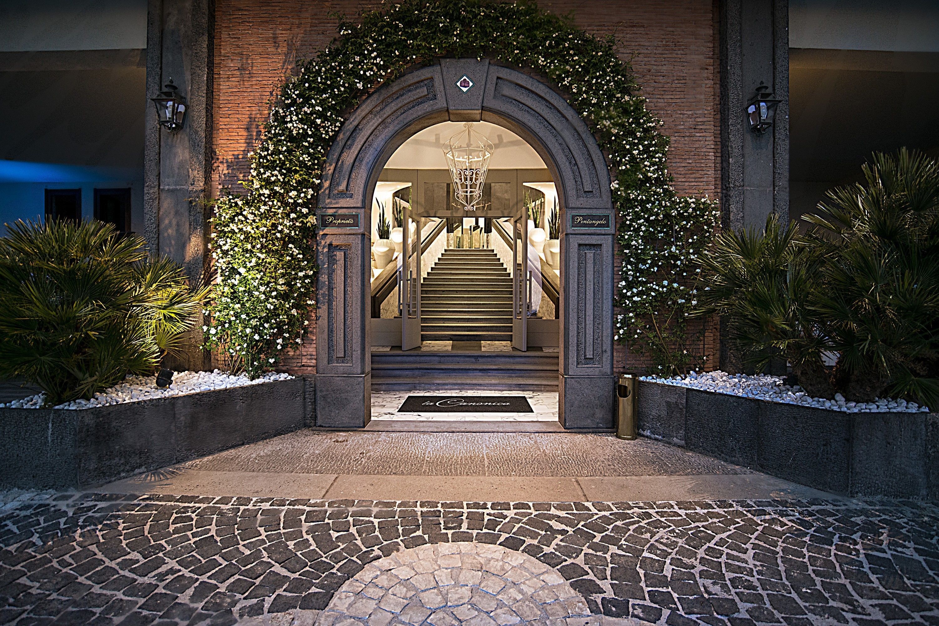 Fassade der Unterkunft – Abend/Nacht