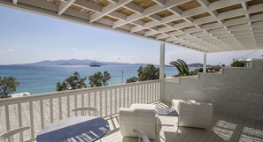 Deluxe Suite, Hot Tub, Sea View | Terrace/patio - Santana Beach (Naxos)